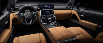 Buồng lái của Lexus LX600 2024 Urban được sắp xếp nhằm tối ưu cho người lái