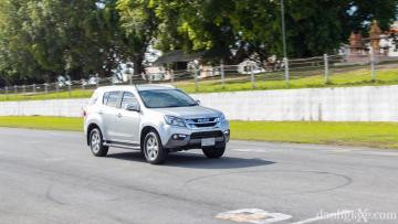Cảm giác lái Isuzu mu-X 2016