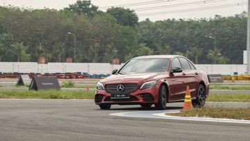 Cụm đèn hậu C-Class 2019