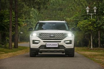 Đầu xe Ford Explorer 2022