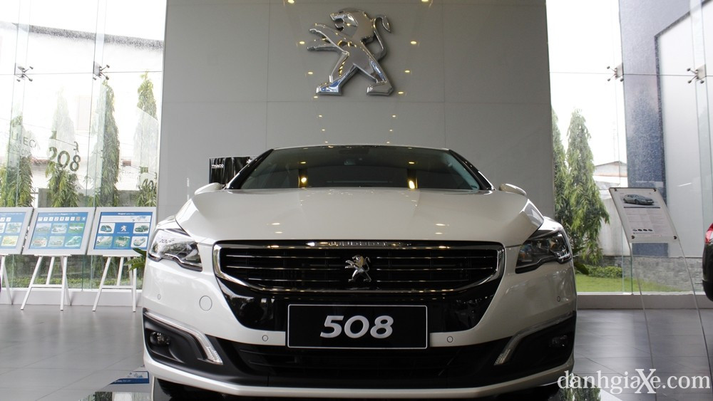 Đầu xe Peugeot 508 2015