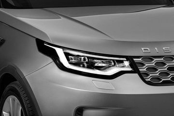 Đèn pha xe Discovery 7 chỗ với thiết kế hiện đại, thanh mảnh