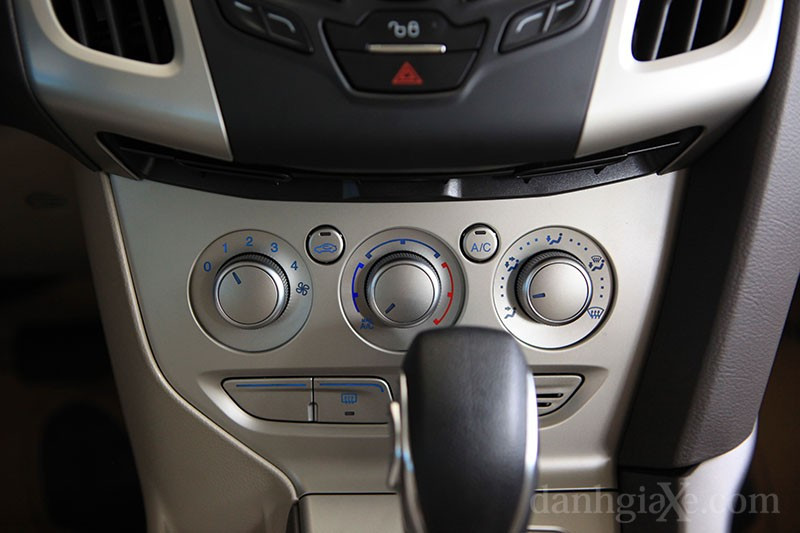 Điều hòa Ford Focus 2013