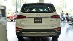 Đuôi xe Hyundai SantaFe 2020