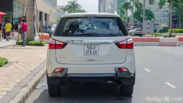 Đuôi xe Isuzu mu-X 2016