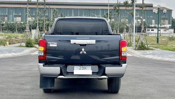 Đuôi xe Triton 2024