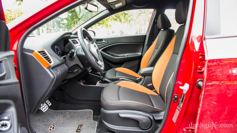 Ghế ngồi Hyundai i20 Active 2015