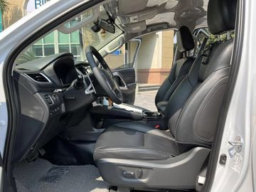 Ghế ngồi Pajero Sport 2023
