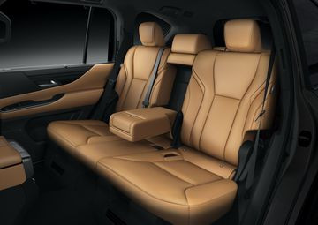 Hàng ghế hành khách của Lexus LX600 2024 Urban bọc da sang trọng