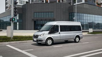 Hệ thống động cơ mạnh mẽ trên Ford Transit 2024