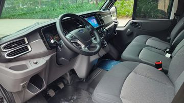 Hệ thống ghế ngồi trên Ford Transit 2024