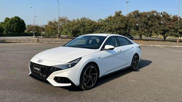 Hyundai Elantra 2024