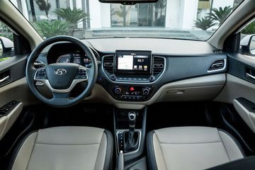 Khoang lái Hyundai Accent 2021