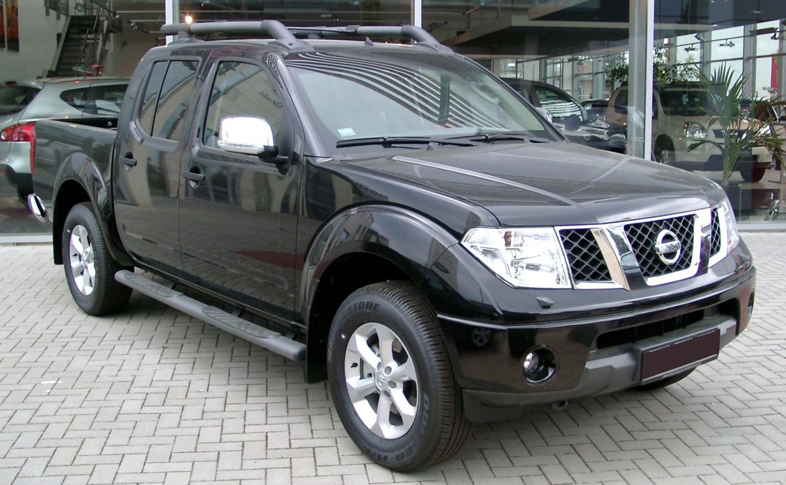 Nissan Navara mạnh mẽ