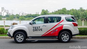 Thân xe Isuzu mu-X 2016