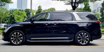 Thân xe Kia Carnival 2023