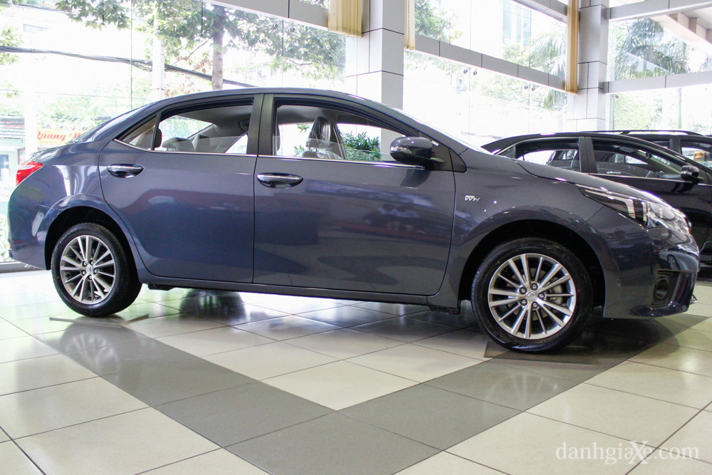 Thiết kế nội thất Toyota Altis 2014