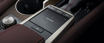 Tiện nghi hiện đại trên Lexus RX350L 2025