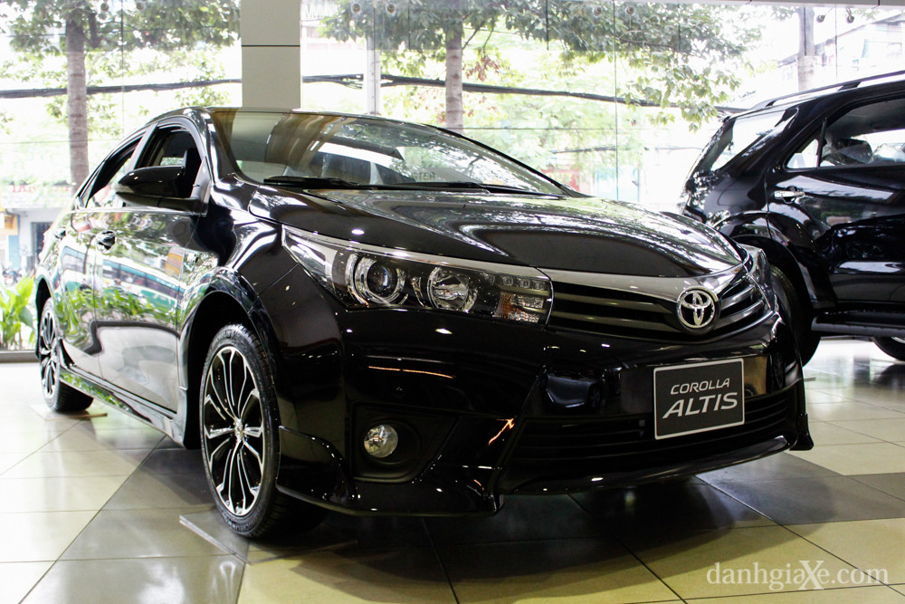 Tiện nghi Toyota Altis 2.0V CVT
